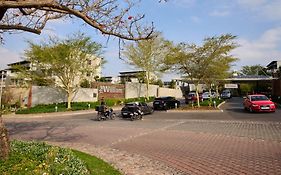 A Charm In Dainfern Near Montecasino Sandton